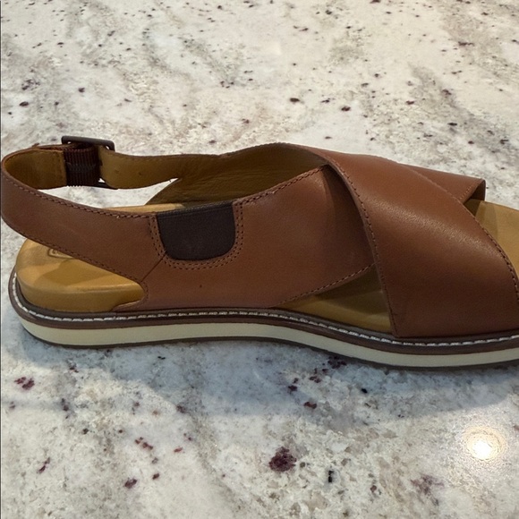 KEEN Women's Lana Cross Strap Open Toe Leather Sandal - Picture 7 of 9